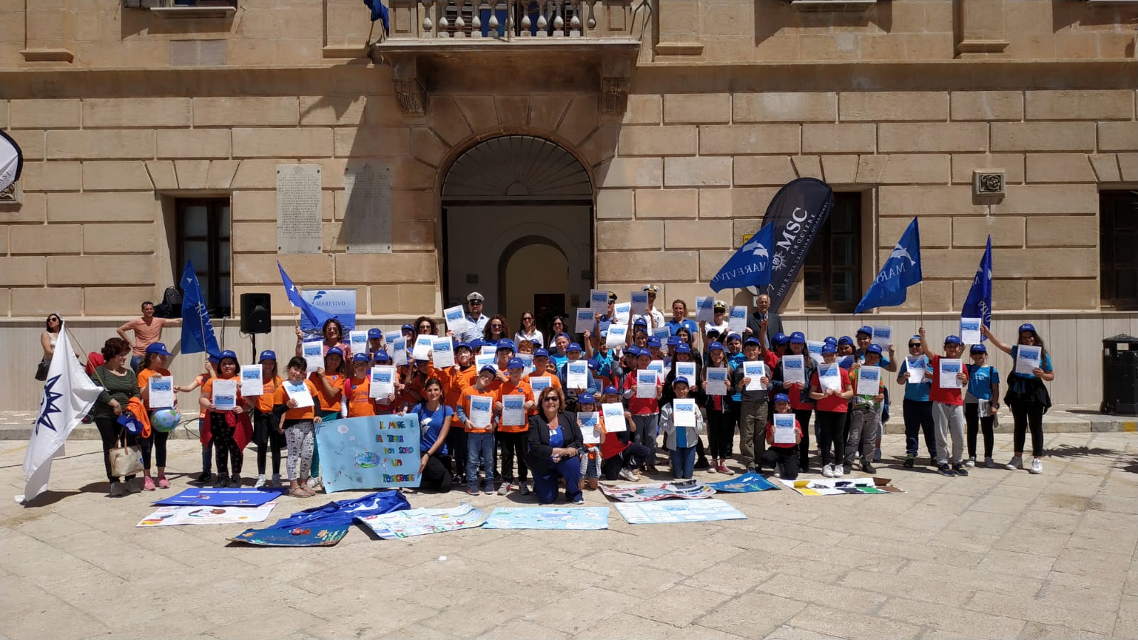 FOTO DI GRUPPO EGADI CONSEGNA